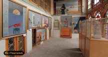 موزه مشکین فام در خانه فروغ الملک در شیراز برپا شده است