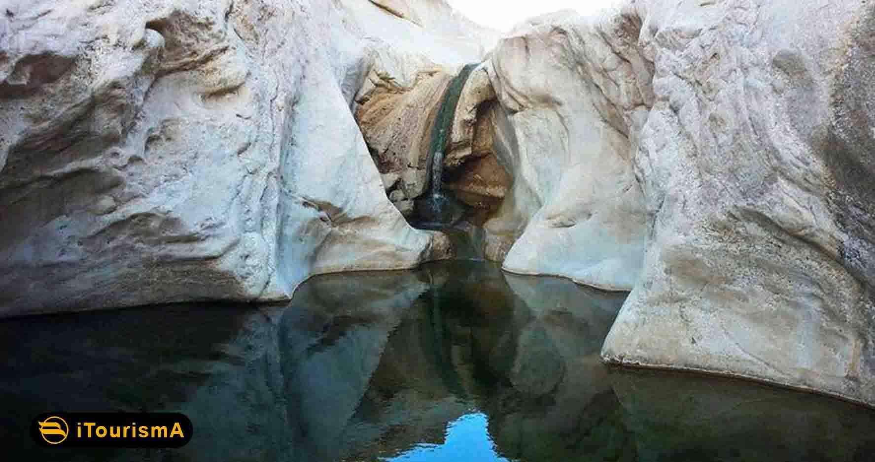 دره هفت حوض یک اثر طبیعی و یک مکان تفریحی در نزدیکی شهر مشهد